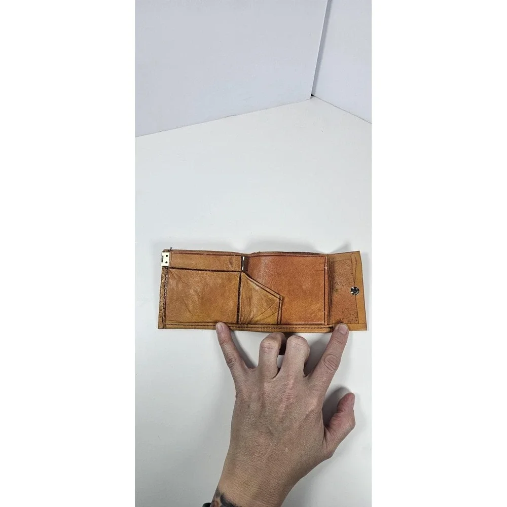 Vintage Tooled Leather Dog Wallet Embossed Animal‎ Snap Closure